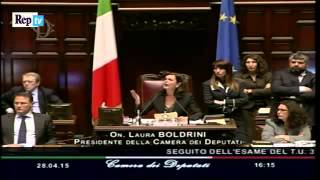 Italicum, deputato grida "collusa" a Boldrini  La replica "Ne dovrà rispondere