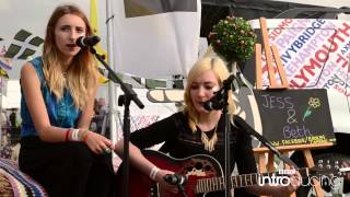 Jess & Beth from Broken Compass - 'Royals' (Live at Lemonfest)