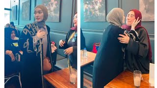 Zaskia Gotik Jemput Mama Mertua Pulang Umroh Di Bandara