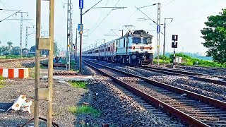 PERFECT😱Crossing WAP-7 Rajendra Nagar+Coalfield+Vande Bharat+Padatik Express Attack Indian Railways