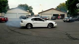 1994 ford mustang cobra svt 5.0 doing donuts