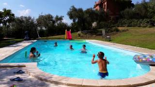 Swimming pool jumping...tuffi in piscina! :D (4k)