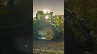 Evening cultivating with 8RT410 Crawler #tractor #johndeere #crawler #farming #fieldwork