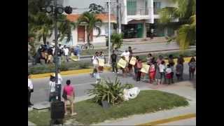 Protestan pobladores de Punta Allen  Piden reparación de su camino