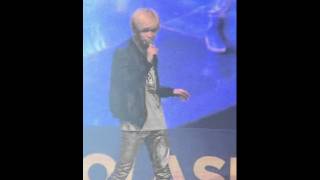 [fancam] 111119 SHINee Taemin drops and catches his mic @ Bravo! ASEAN Event