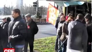 Rassemblement au CHU de Grenoble à l'occasion de la venue de Jean-Marc AYRAULT (08-02-2013)