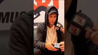 Justin Bieber can solve a Rubik’s Cube in under 60 seconds! 🤯 #shorts #justinbieber #celebrity