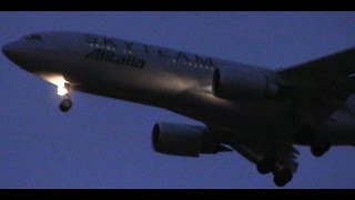 Alitalia Skyteam A332 Night Landing at Chicago O'Hare