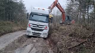 Mercedes Axor 1840 Harfiyat Kamyonunu Kurtarma Çalışması