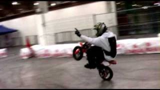 Pitbike stunting