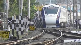 Secunderabad to vizag  | VANDE  BHARAT Express|Flight On The Train Track Vijayawada Railway Station