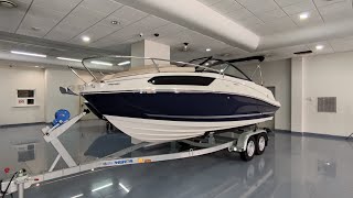 Каютный катер Bayliner VR 5 O Cuddy -  идеальный выбор для компании до 8 человек.