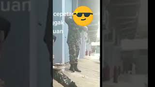 Lagi Viral❓TNI cantik GK sadar Diliatin Komandan 🤣#Shorts#viral#tnipolri