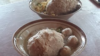 Makan Baso Cuma 15 Ribu Tapi Gede Banget Baso Nya