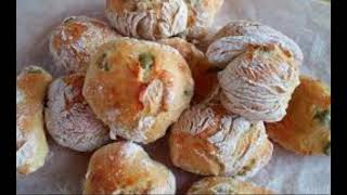 Petits Pains aux Olives et Thym