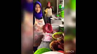 MUKBANG - Lontong Sayur Samarinda Beda Rasanya | Ngangenin