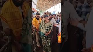 PREGNANT Deepika Padukone spotted at siddhivinayak temple with Ranveer Singh 💞💖 #shorts #deepveer