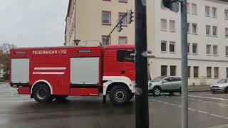 Freiwillige Feuerwehr auf Einsatzfahrt zum Großbrand