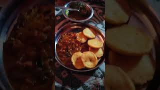 Garelu and egg curry, Vada #garelu #food #trending #viral #vada #garelurecipe #shortvideo #eggcurry