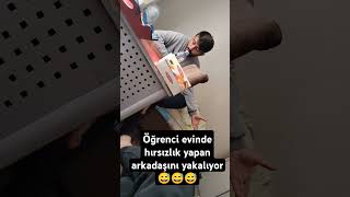 Öğrenci evinde hırsızlık yapan arkadaşını yakalıyor Trend viral komedi eğlence edit Hasan Can Kaya