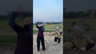 Tuổi Thơ Thả Diều Cùng 2 Bu #trending #funny #tony #shortsvideo #funnyvideo #shorts #funny￼￼