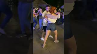 ELLA ES - Tony Vega - Bailando Salsa #salsa