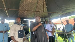 SAHEED OSUPA ON STAGE FOR OBA ADEKUNLE ADEAGBO MOTHER’S FUNERAL RECEPTION.