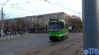 Tramvaiul V3A-93-CH-PPC #4021(11) părăsind stația "Bd. G-ral Paul Teodorescu"