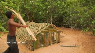 Building a Survival Shelter in The Deep Forest Alone