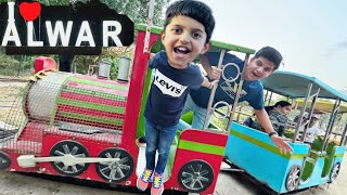 Ye Train to Super Fast hai 😱 | Alwar Vlog | Yaatri