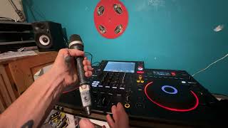 BEST WAY TO SET UP A MIC FOR THE MOBILE CLUB OR BEDROOM DJ SO YOU DON'T GET FEED BACK