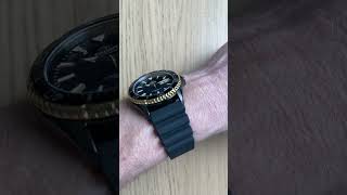 Orient Kamusu - The Best Dive Watch For Under $200 - Wrist Roll