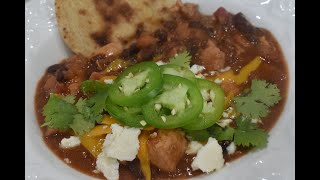 Easy and Flavorful Slow Cooker Chipotle Chicken Chili Recipe