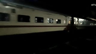 10112 Konkanknya Express arriving Chiplun Station||Overtake 11004 Tutari Express|| #KonkanRailway