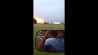 Captado en video: Explosion Cerca de Waco, Texas - Se recomienda Discrecion.