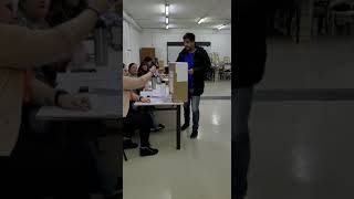 14mayo Jose Luis Álvarez candidato a intendente voto escuela 14