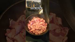 Frying Bacon using the Dr. Ken Berry method! #bacon #lodgecastiron