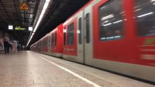 S-Bahn Hamburg: Ausfahrt einer BR 474 in Harburg Rathaus