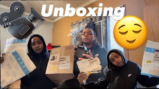 Unboxing my Amazon bundle |canon camera 4000D …new camera