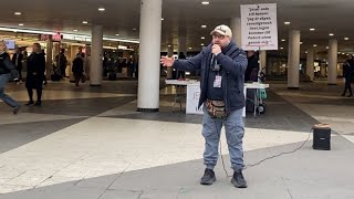 Det finns ingen rädsla i Guds kärlek! Sergels torg plattan Stockholm 2024-03-14