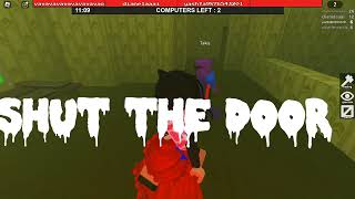 Its SUPER chaotic in Flee The Facility Roblox