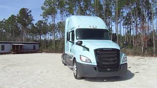 2018 Freightliner Cascadia stock# JZ4715