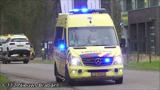 Ambulance 21-114 met spoed naar melding in Oss