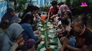 mbak Naura Khabir family makan bersama didaun pisang