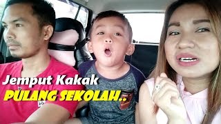 Jemput Kakak Pulang Sekolah Sekalian Berangkat Ke Palangka Raya | JAJAN DULU DI SEKOLAH |