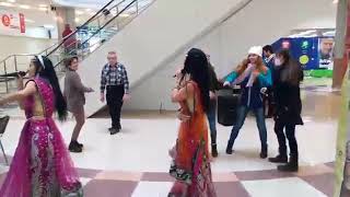 Zooby  zoobie song pay Russian girls nay yeh  kya kiya