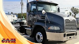 09 Mack Daycab stk# 007406