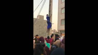 Twerking For Freedom: Iranian Woman Climbs On A Poll & Starts Twerking Defying A Dancing Ban