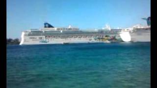 Norwegian Jewel Backing out.