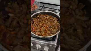 Carne de segunda que parece de primeira feita na Panela de aço cirúrgico.